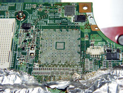 Chip ausgel�tet und Mainboard gereinigt